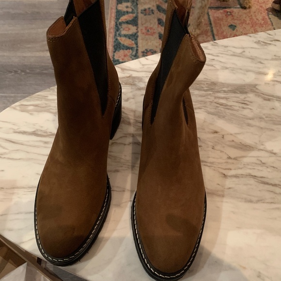 Madewell Shoes - The Carina Platform Chelsea Boot - Size 9 - New with Box
